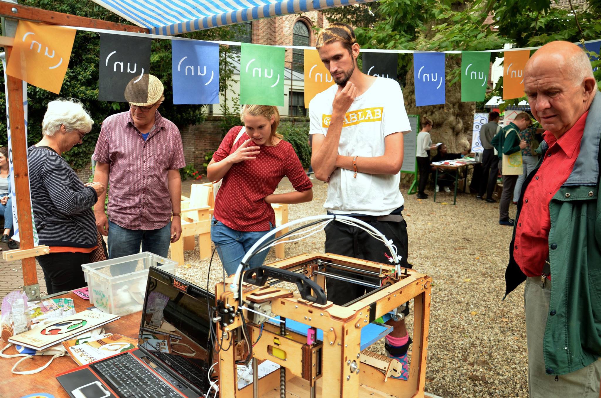 Fablab at the marketplace, photo by Whitney Stark (September 2016)