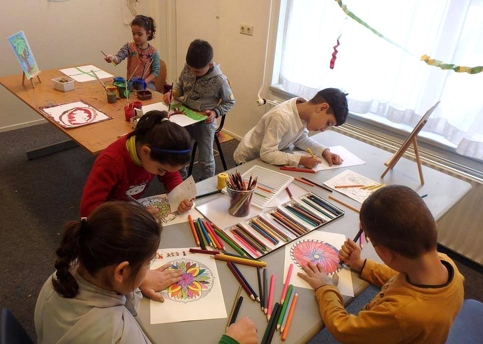 Adding colour to the lives of the residents at the emergency shelter in Utrecht together with Hendra Versteegde , Source: Facebook - Welkom in Utrecht